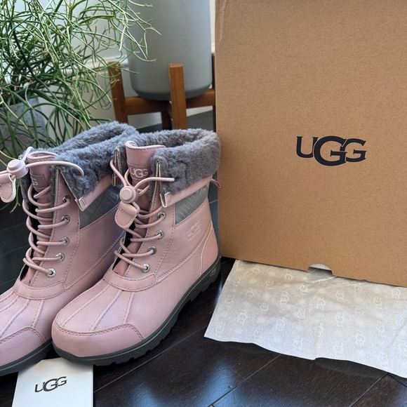 UGG Kids Butte II CWR Snow Boot in Pink